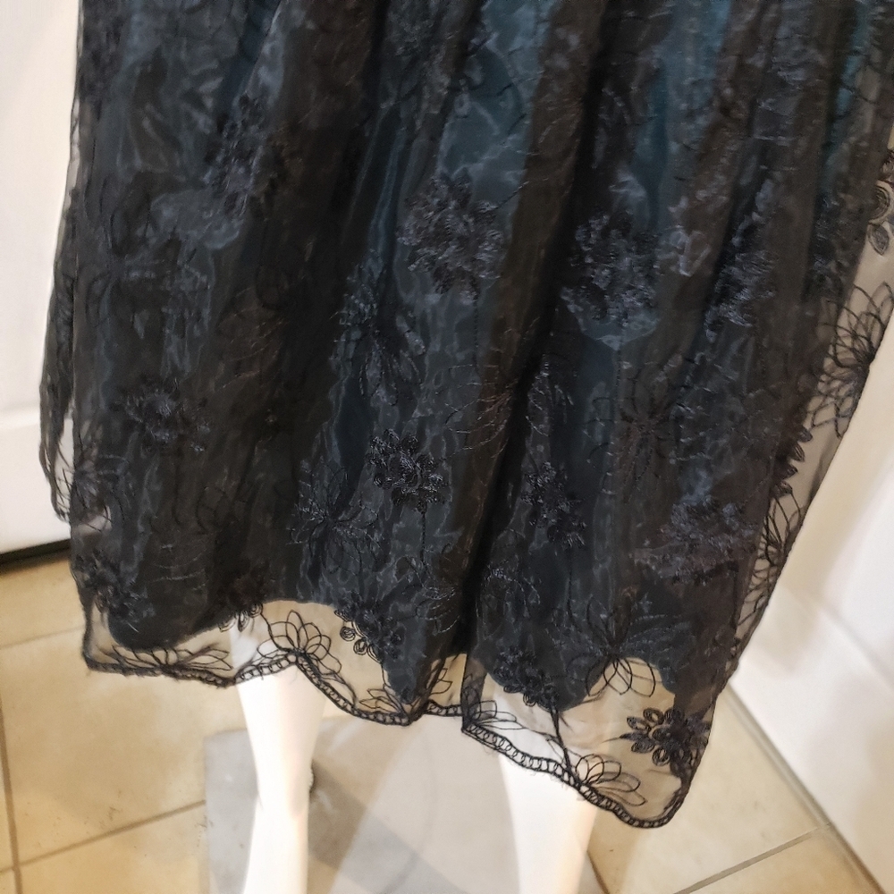 Voodoo Vixen Black Lace Skirt with Teal Band - Picture 3 of 10